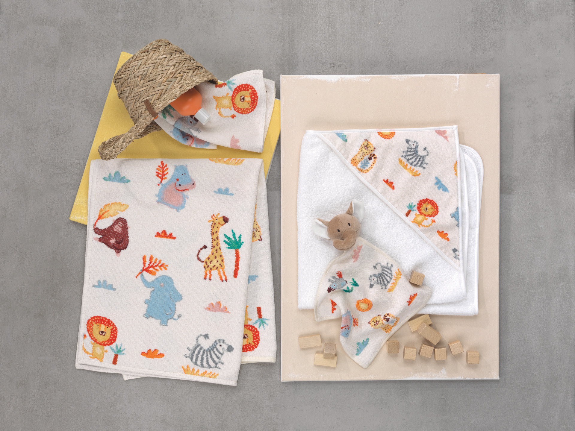 Chenille Handtücher mit Tiermotiven – Luxuriöses FEILER Handtuch der Kollektion WILD SAFARI als Lifestyleaufnahme aus Original FEILER-Chenille, Made in Germany.