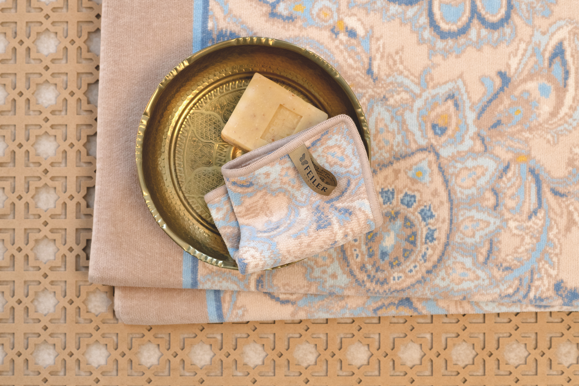 High-quality FEILER hand towel, made from Original FEILER chenille, crafted in Germany.