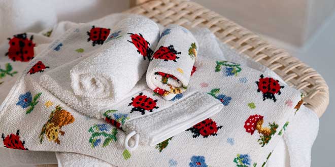 Kategorieheader mit FEILER Baby Waschhandschuh