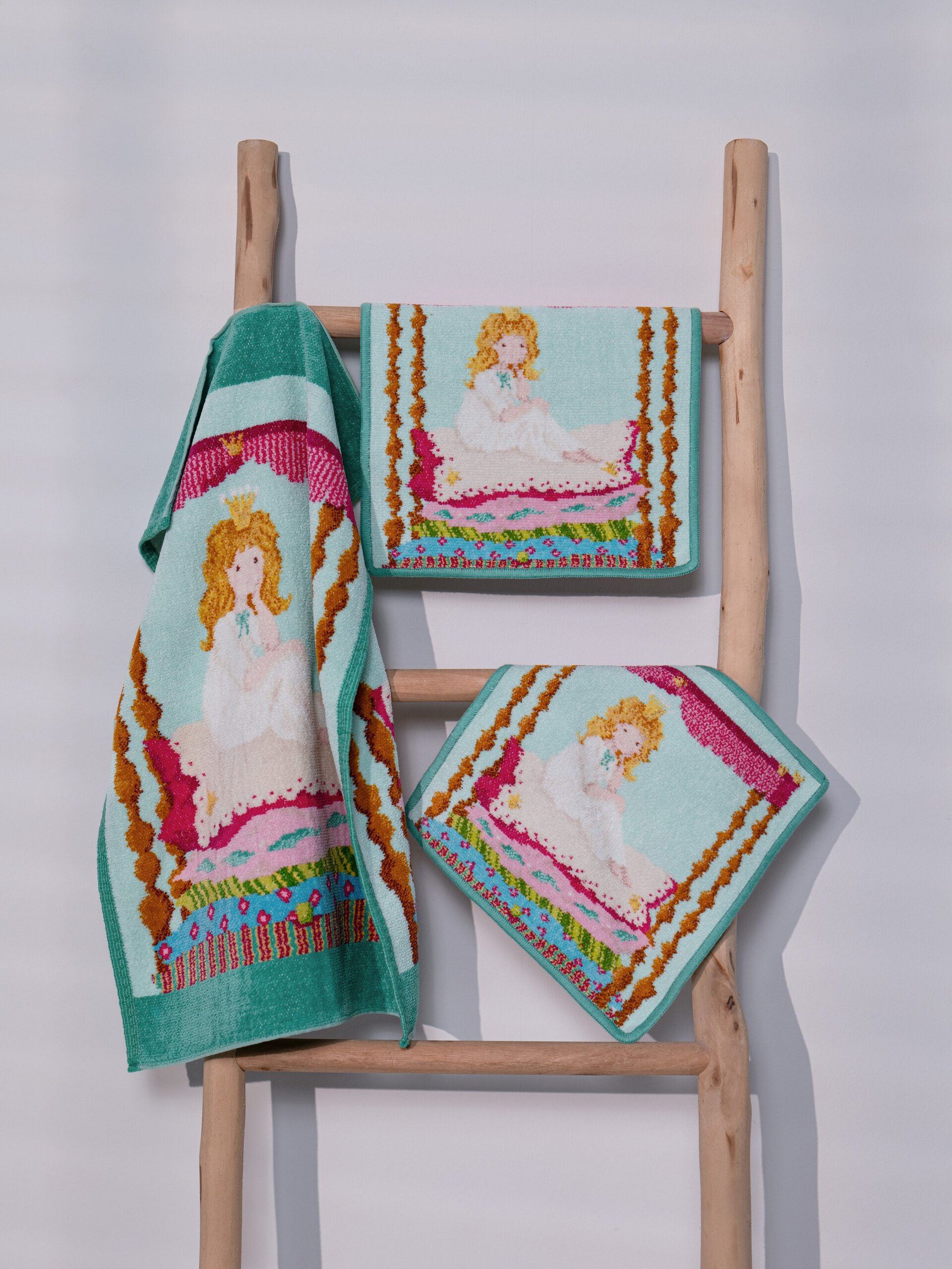 PRINZESSIN AUF DER ERBSE  Face cloth 25 x 25 cm