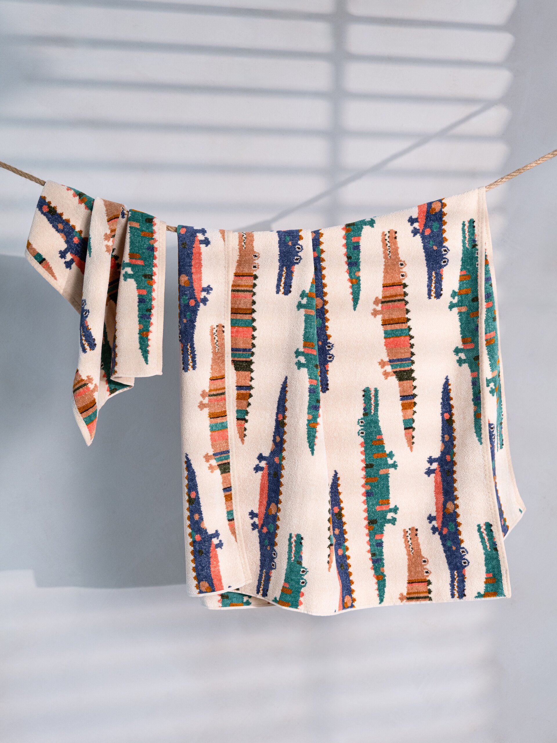 Lifestyle view featuring the FEILER Towel Set from the KROKO collection, made from Original FEILER chenille in Germany, lifestyle image 2.