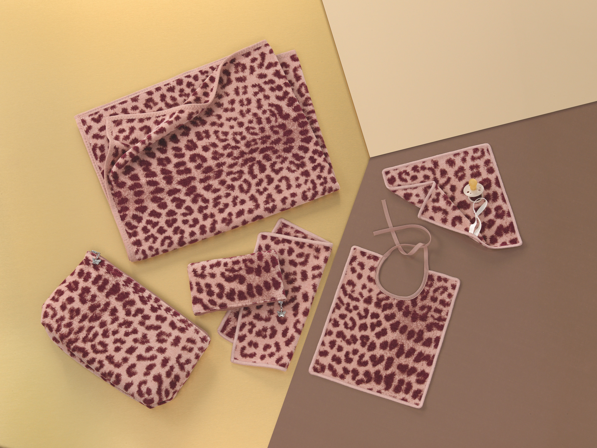 Soft FEILER hand towel, made from Original FEILER chenille, German craftsmanship.