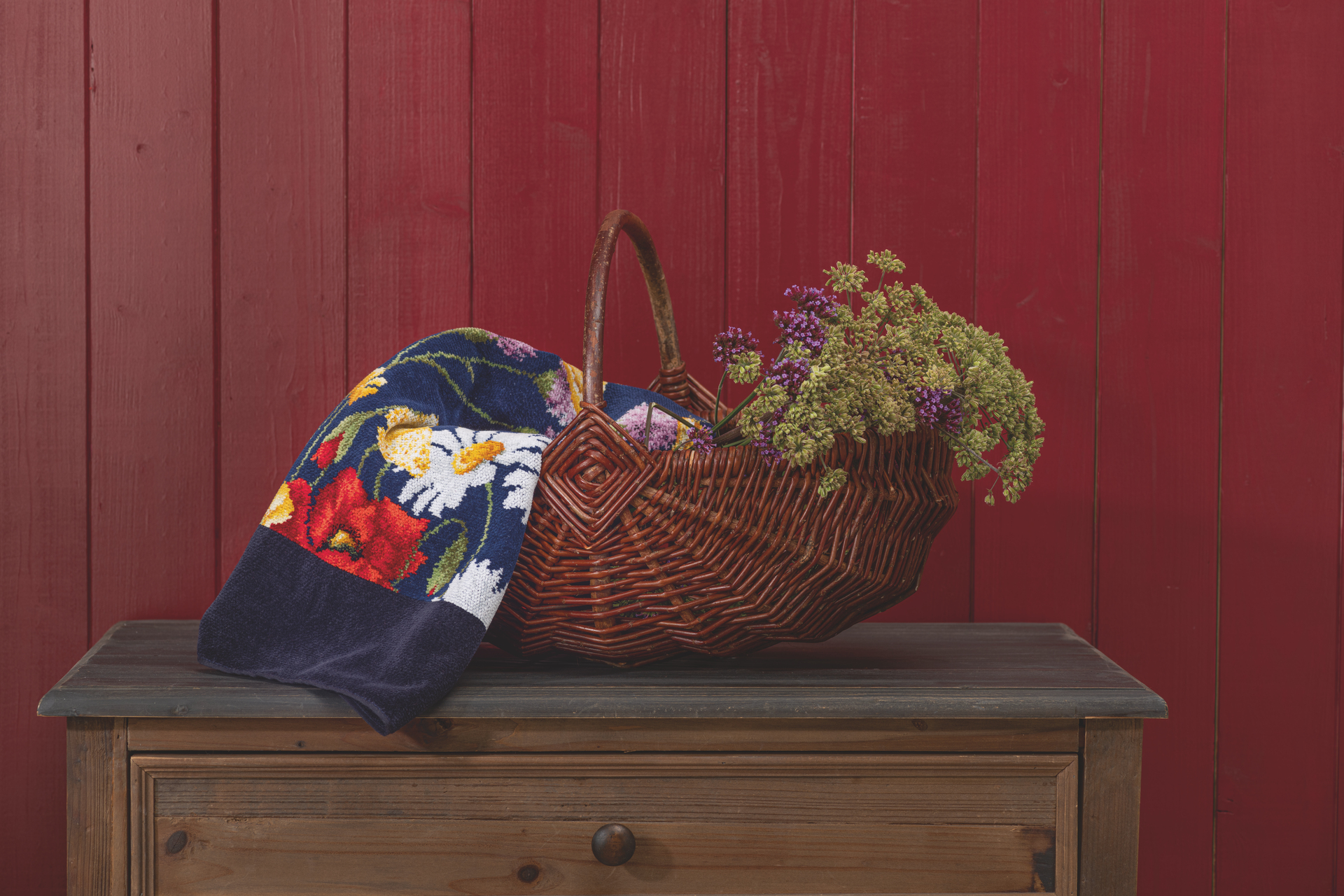 High-quality FEILER hand towel, Blue, made from Original FEILER chenille, crafted in Germany.