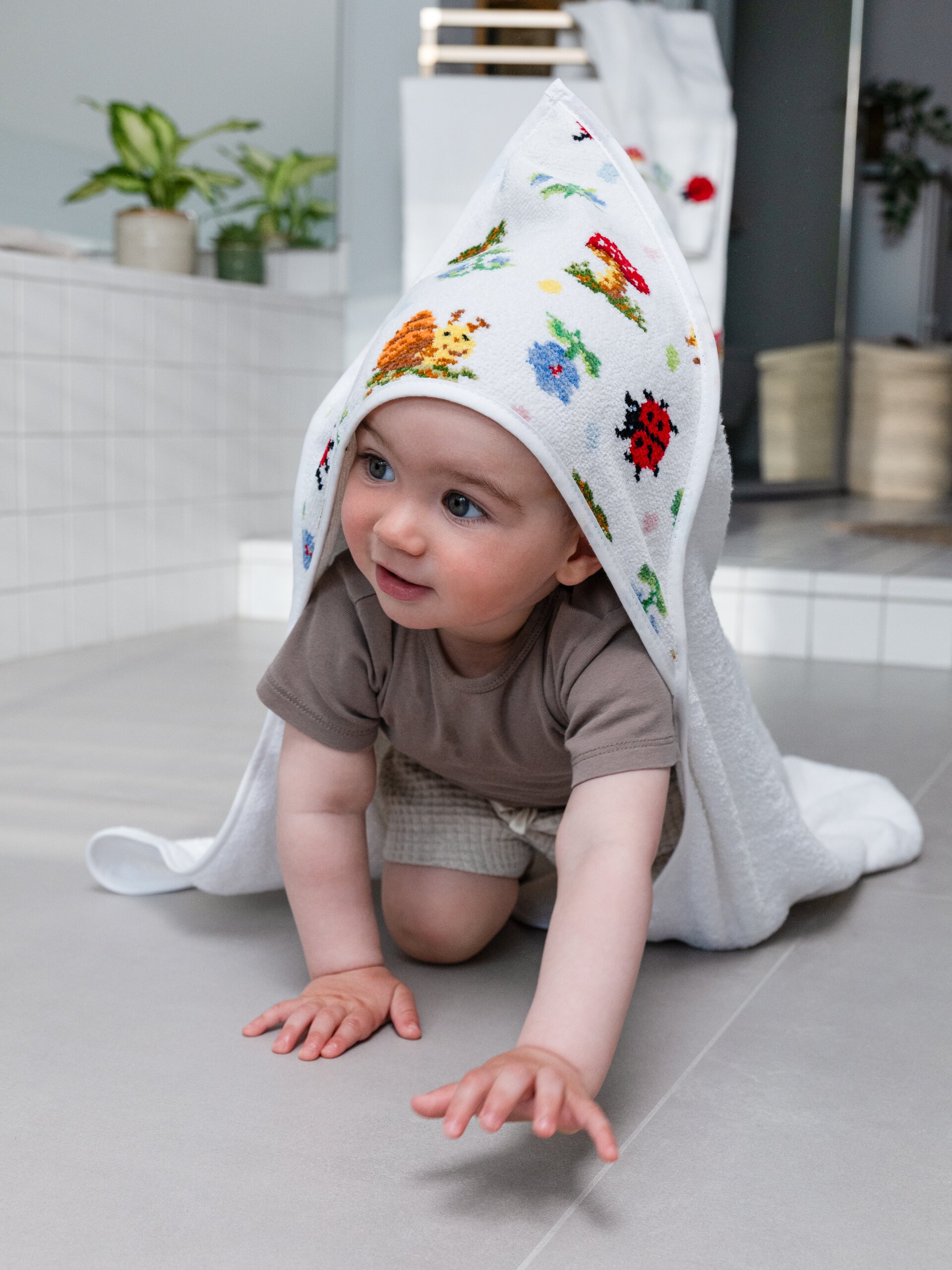 PAULI DOTS  Hooded bath towel 80 x 80 cm
