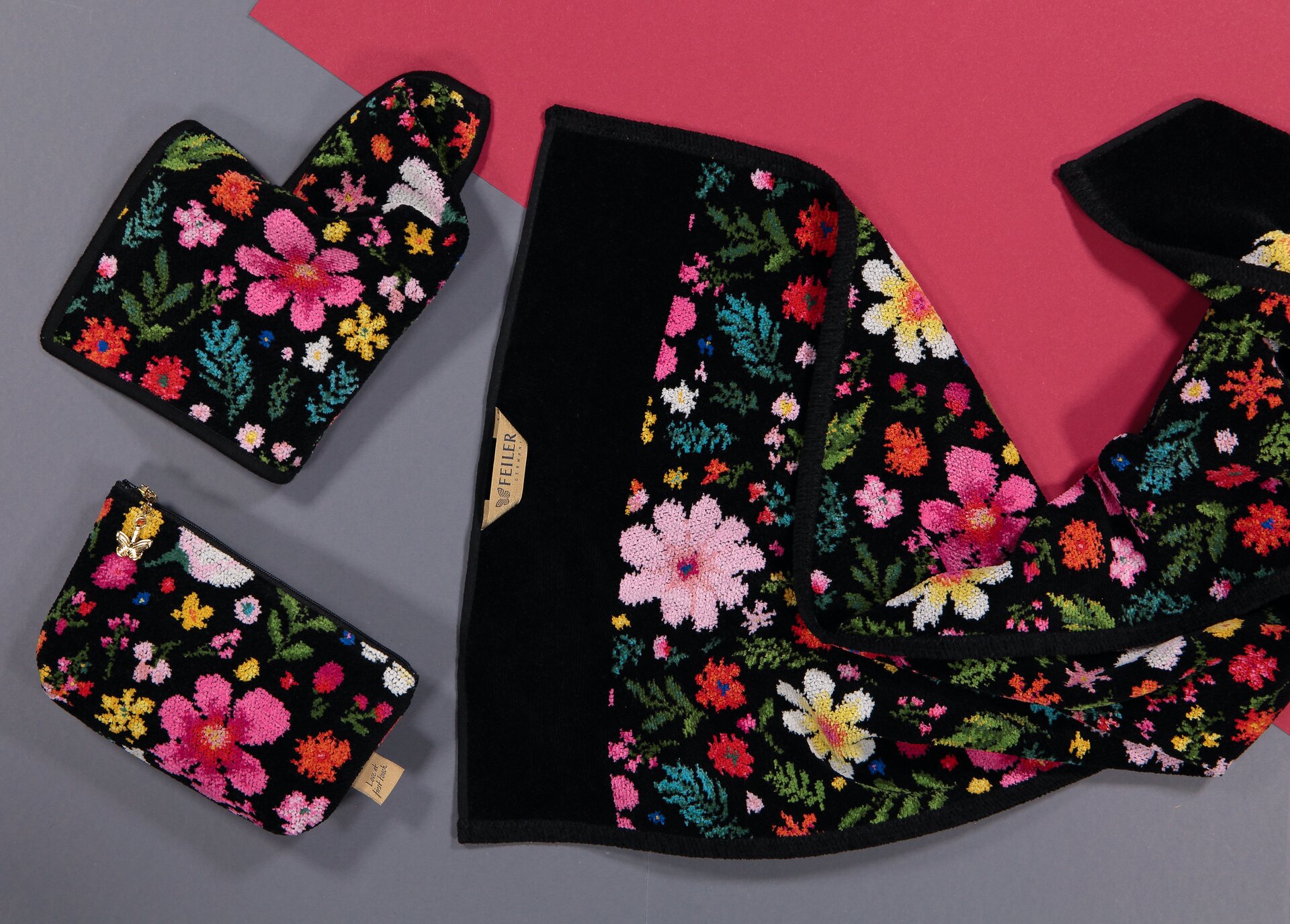 Lifestyle view featuring the FEILER Towel Set from the FLOWER POWER collection, made from Original FEILER chenille in Germany.