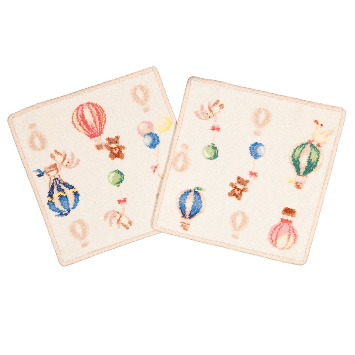 Set view featuring the FEILER Beauty Cloth from the DREAMY BALLOONS collection in shell, size 25 × 25 cm, made from Original FEILER chenille in Germany.